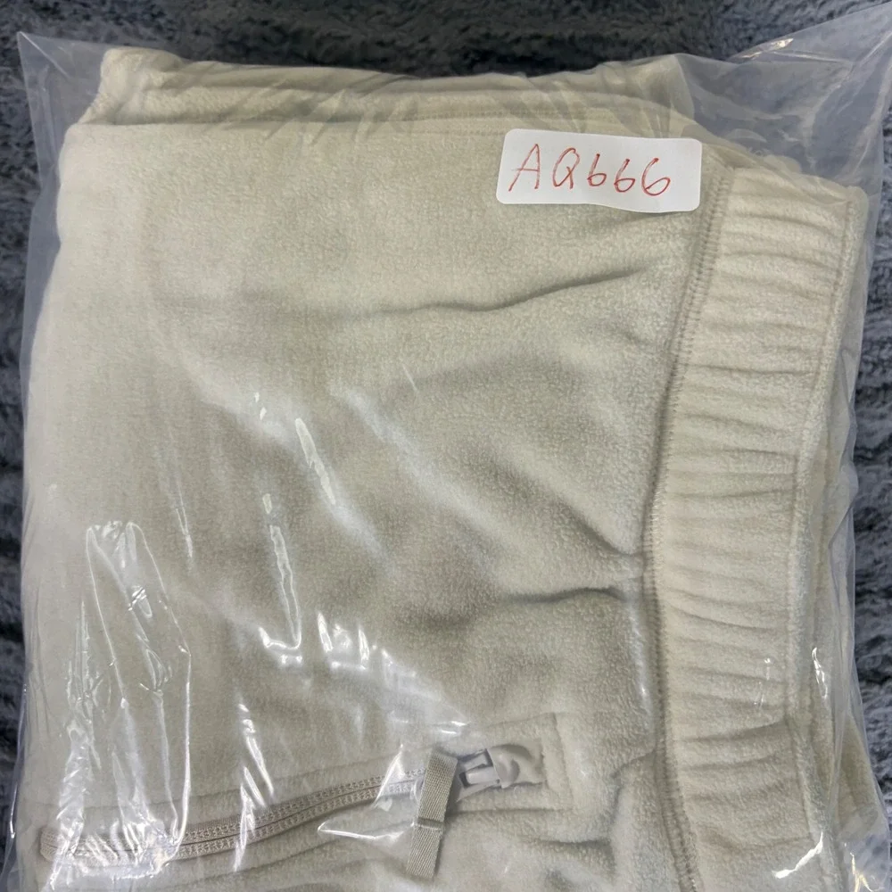 Tna TnAction Aritzia Polar Fleece Wide Leg Sweatpants Cream Off-White Small